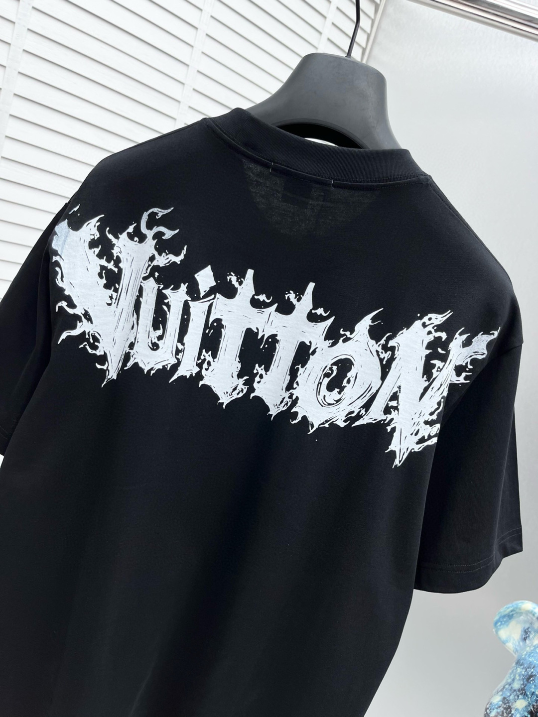 1v* 25ss新款短袖，定制280克全棉面料，前幅印花logo，非常简约大气的一款 无论是上身舒适度都