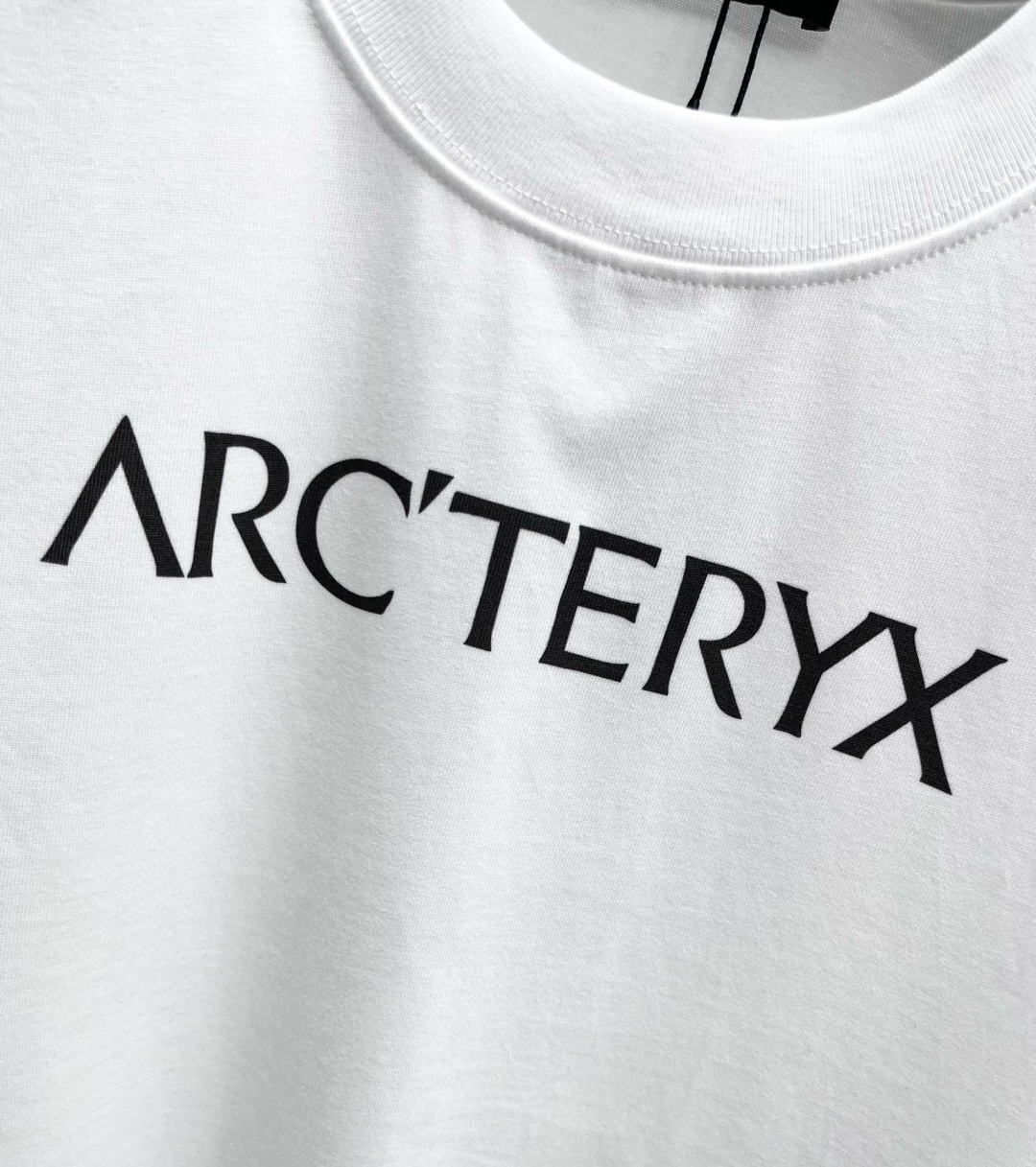 ARC*始祖鸟 25ss新款短袖，定制280克全棉面料，前幅印花logo，非常简约大气的一款 无论是上身