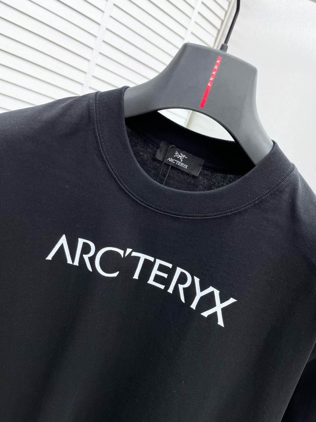 ARC*始祖鸟 25ss新款短袖，定制280克全棉面料，前幅印花logo，非常简约大气的一款 无论是上身