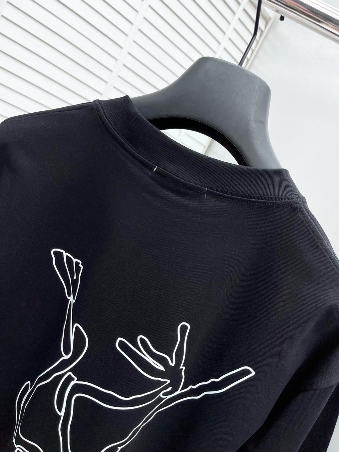 ARC*始祖鸟 25ss新款短袖，定制280克全棉面料，前幅印花logo，非常简约大气的一款 无论是上身