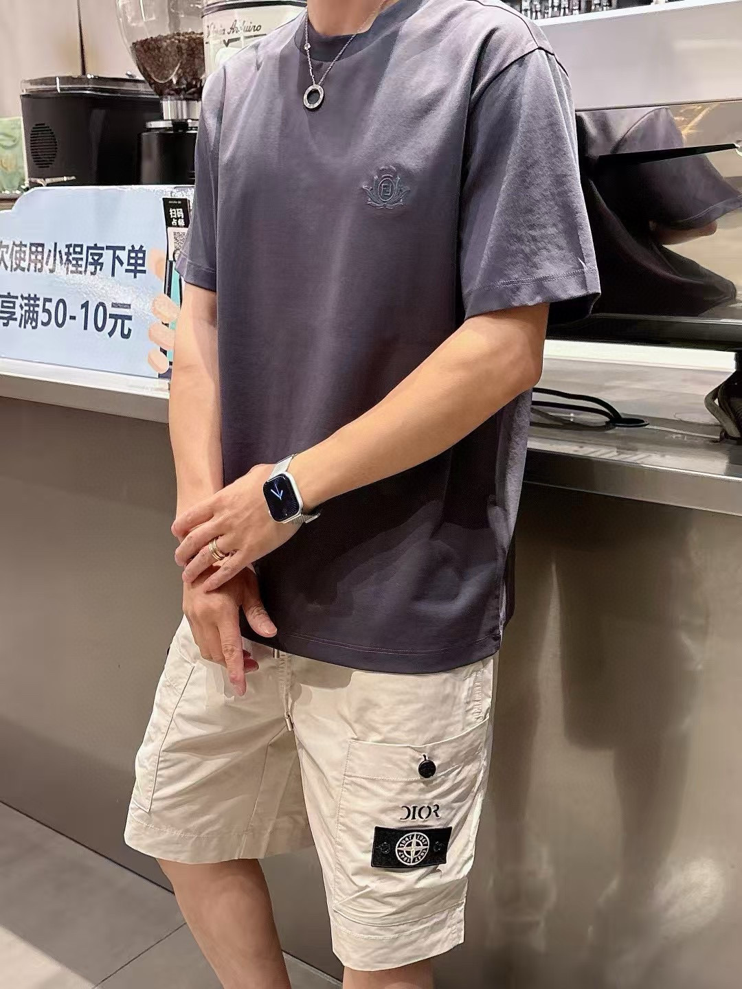 FF短袖系列季度：2025春夏颜色：黑色 白色 灰色尺码: m-5xL版型：微阔版型克重：160克重 成