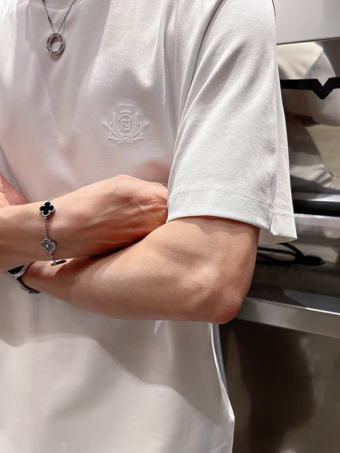 FF短袖系列季度：2025春夏颜色：黑色 白色 灰色尺码: m-5xL版型：微阔版型克重：160克重 成