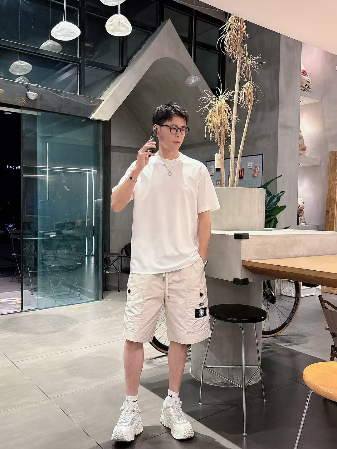 FF短袖系列季度：2025春夏颜色：黑色 白色 灰色尺码: m-5xL版型：微阔版型克重：160克重 成