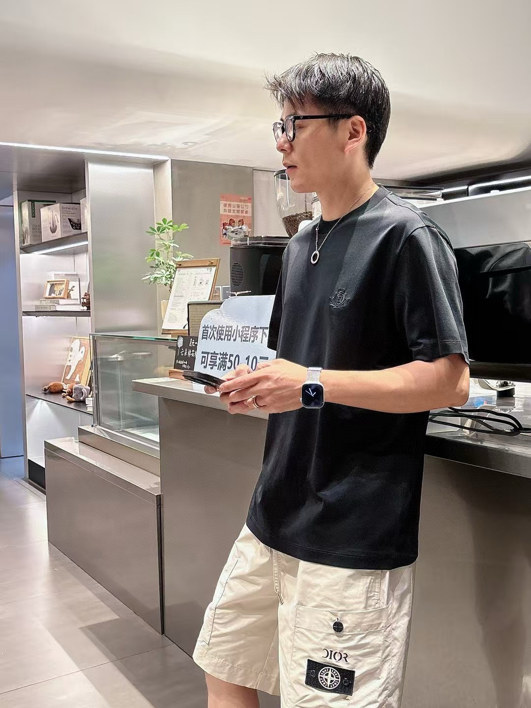 FF短袖系列季度：2025春夏颜色：黑色 白色 灰色尺码: m-5xL版型：微阔版型克重：160克重 成