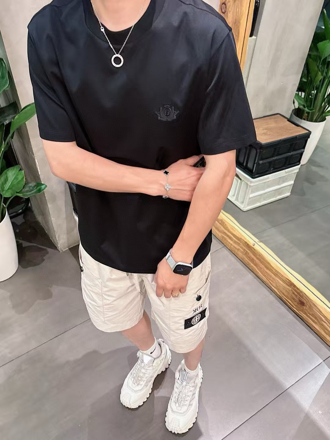 FF短袖系列季度：2025春夏颜色：黑色 白色 灰色尺码: m-5xL版型：微阔版型克重：160克重 成