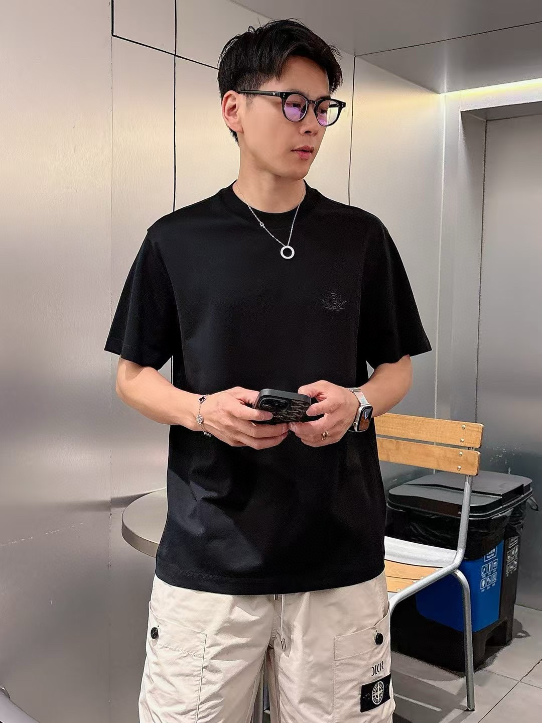 FF短袖系列季度：2025春夏颜色：黑色 白色 灰色尺码: m-5xL版型：微阔版型克重：160克重 成