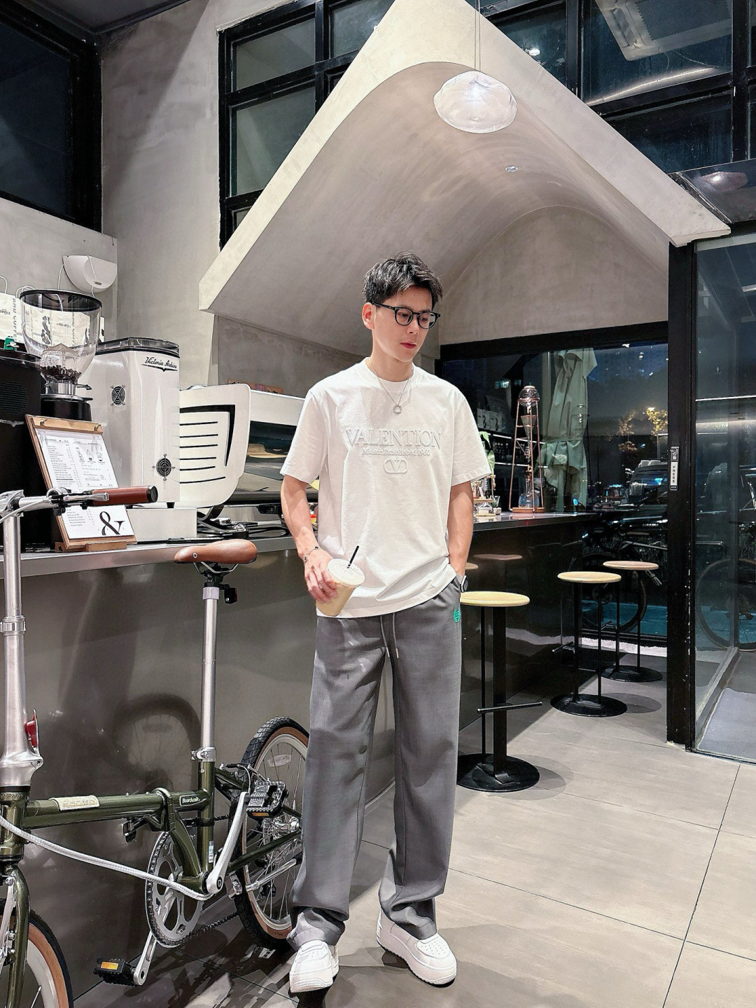 华伦短袖系列季度：2025春夏颜色：黑色 白色 尺码: m-5xL版型：微阔版型克重：160克重 成份：