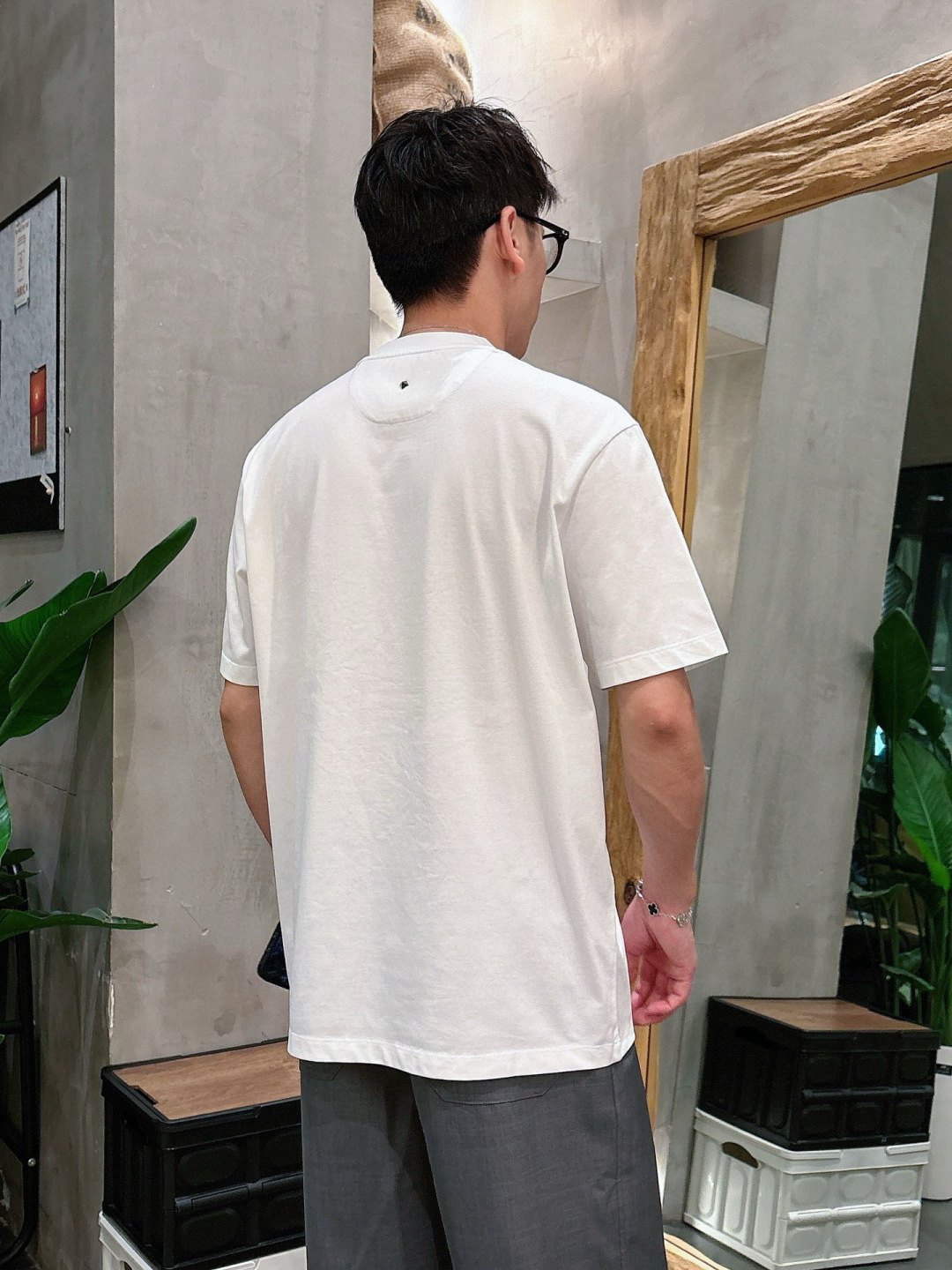 华伦短袖系列季度：2025春夏颜色：黑色 白色 尺码: m-5xL版型：微阔版型克重：160克重 成份：