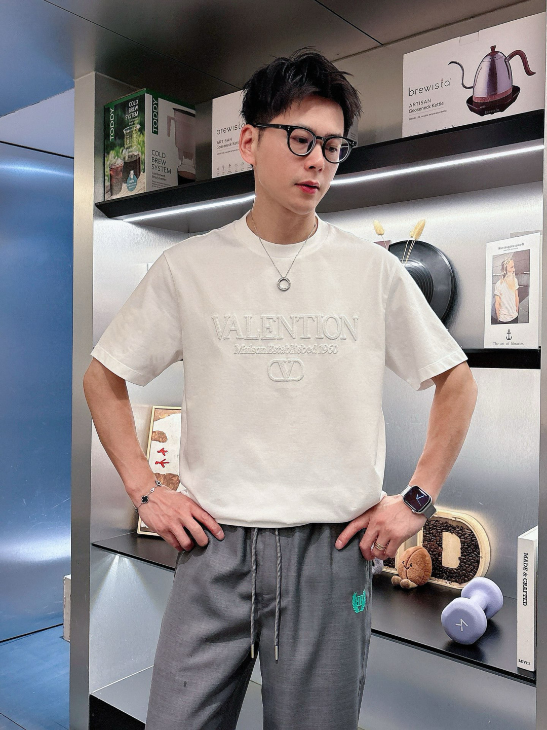 华伦短袖系列季度：2025春夏颜色：黑色 白色 尺码: m-5xL版型：微阔版型克重：160克重 成份：