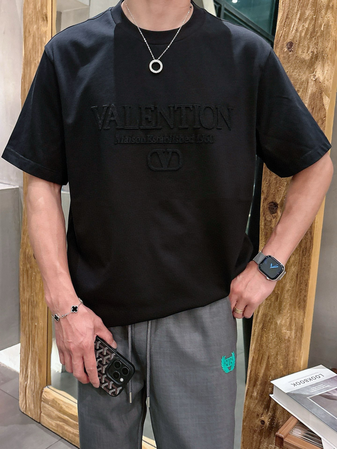 华伦短袖系列季度：2025春夏颜色：黑色 白色 尺码: m-5xL版型：微阔版型克重：160克重 成份：