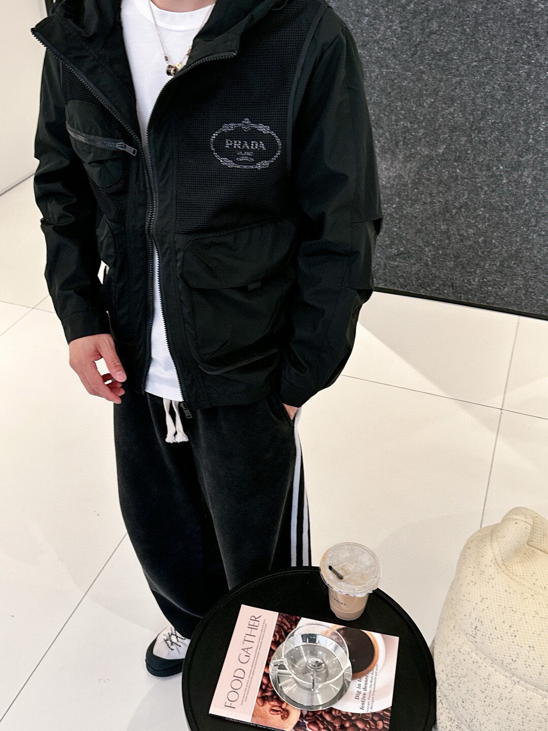 普拉达 官网同款，提前发售！新款男士夹克外套，原单三标齐全高端版本！带隐藏帽，专柜定制面料 透气舒适度高