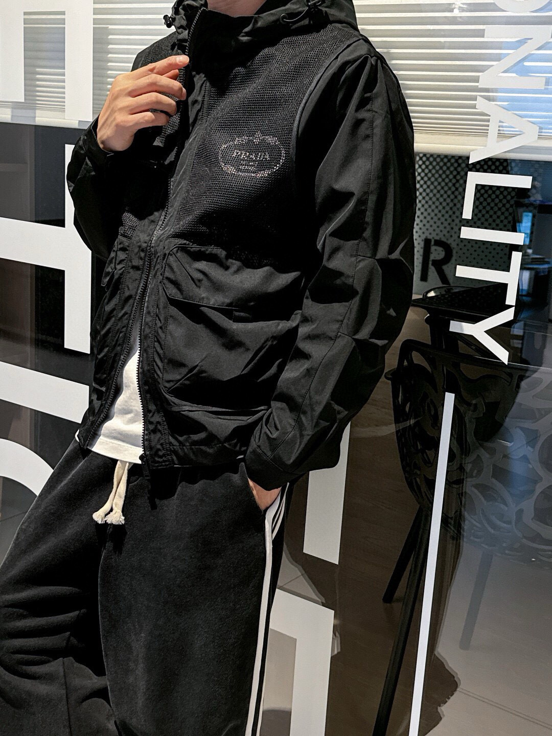 普拉达 官网同款，提前发售！新款男士夹克外套，原单三标齐全高端版本！带隐藏帽，专柜定制面料 透气舒适度高