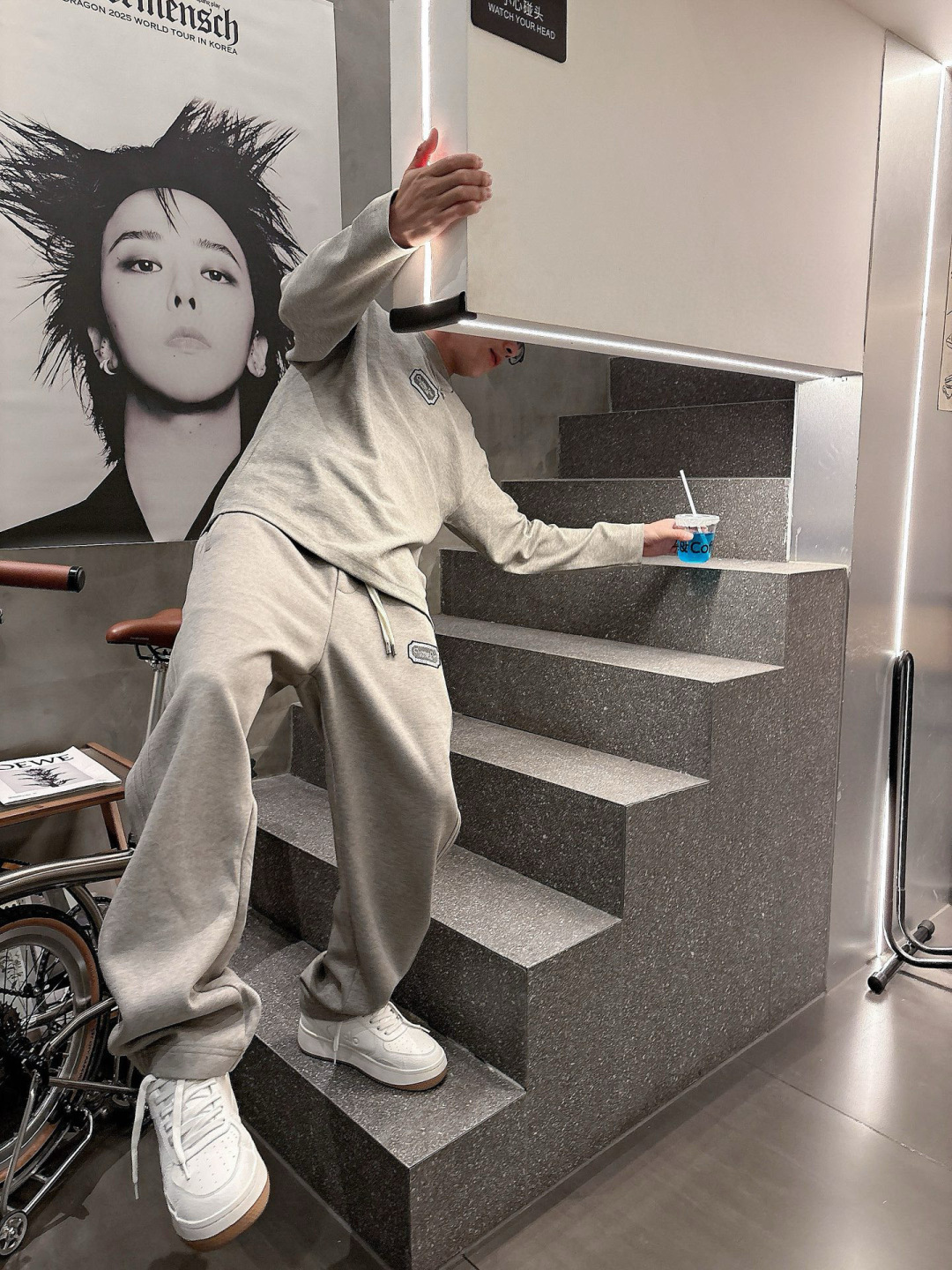 迪家🔥新款长袖，采用莱赛尔纤维和棉面料，亲肤舒适！极简风，版型完美！款式设计别具一格，上身效果潮流时尚活