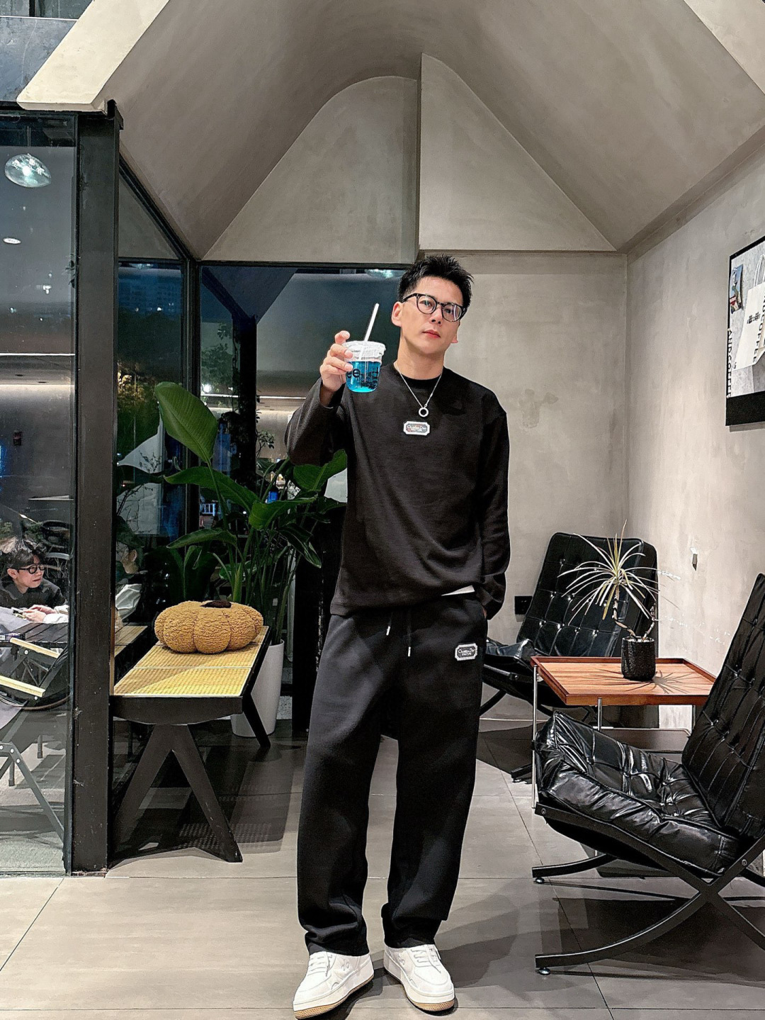 迪家🔥新款长袖，采用莱赛尔纤维和棉面料，亲肤舒适！极简风，版型完美！款式设计别具一格，上身效果潮流时尚活