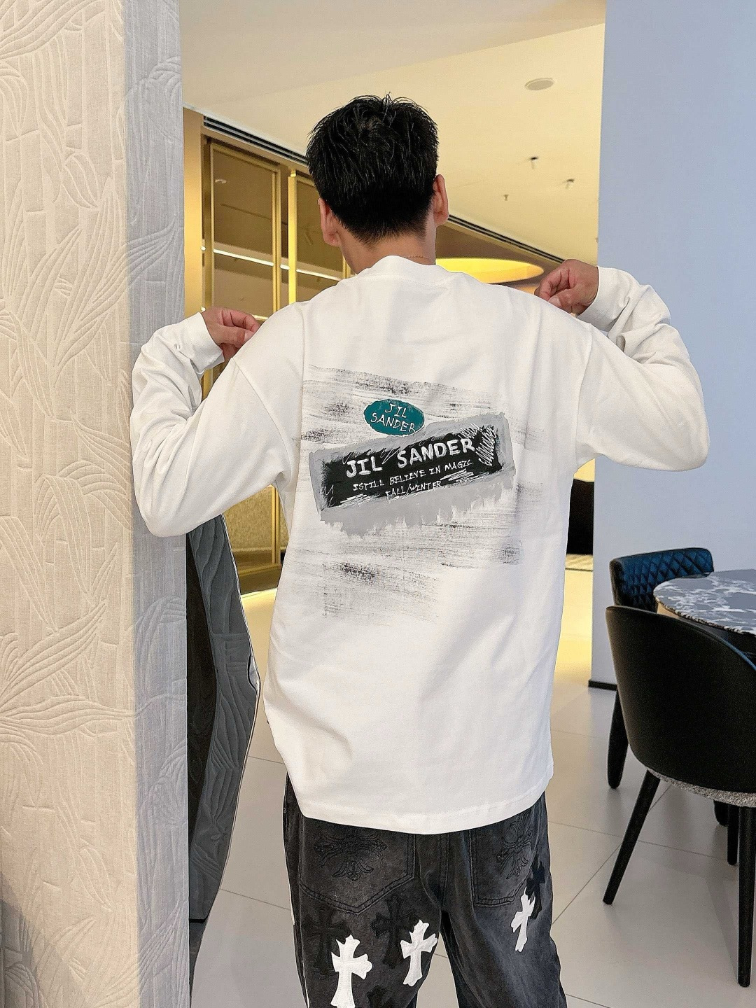 25新款长袖阔版T恤颜色：黑，白尺码：S-XL