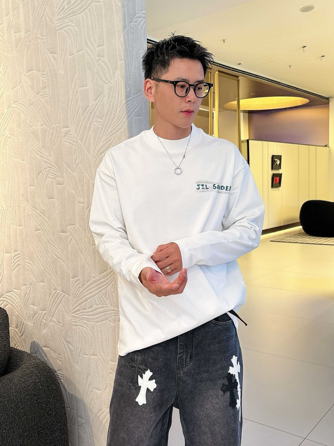 25新款长袖阔版T恤颜色：黑，白尺码：S-XL