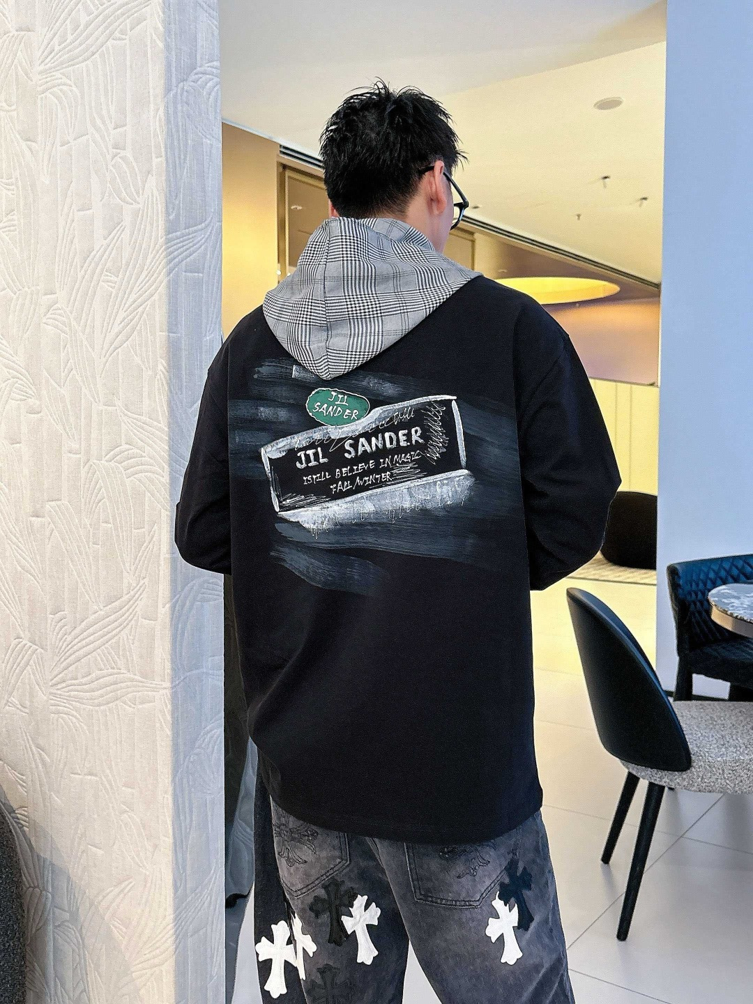 25新款长袖阔版T恤颜色：黑，白尺码：S-XL