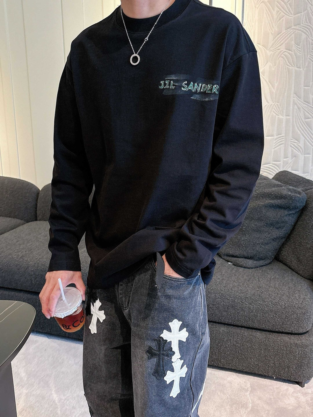 25新款长袖阔版T恤颜色：黑，白尺码：S-XL