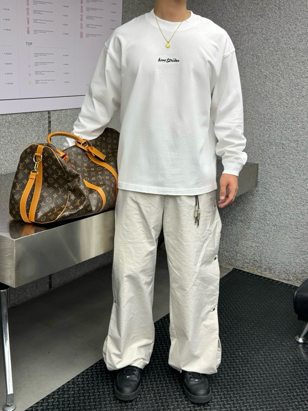 新款秋冬长袖🆕颜色：黑，白码数：S-XL款号：901