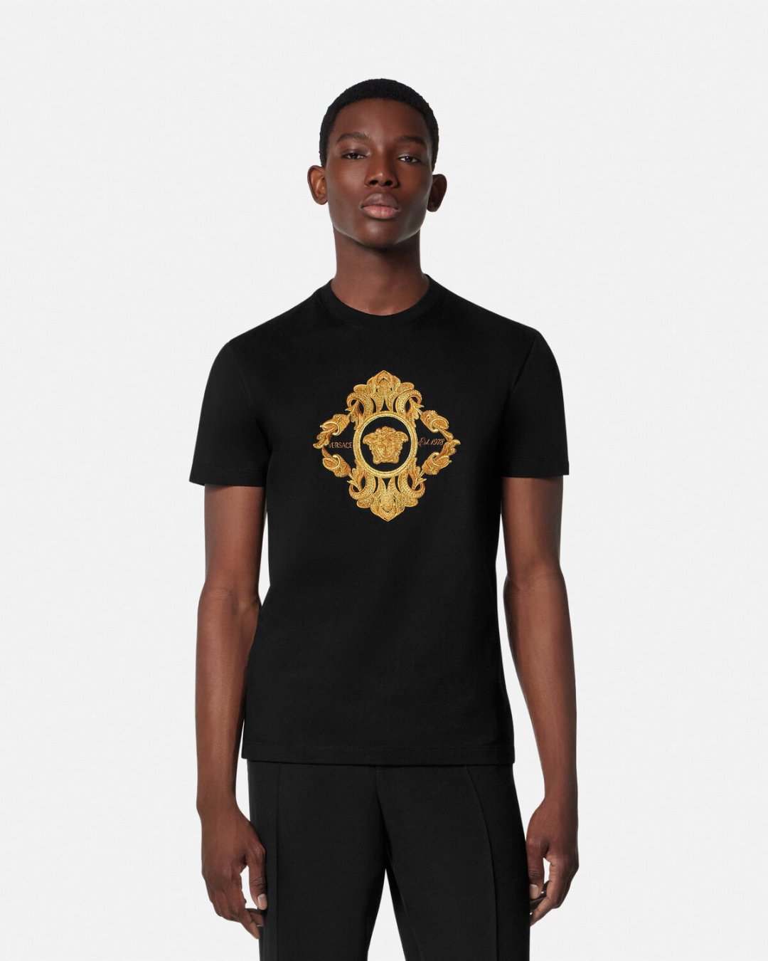 Versace.范思哲 25秋冬Architectural Baroque Crest刺绣加厚面料短袖T