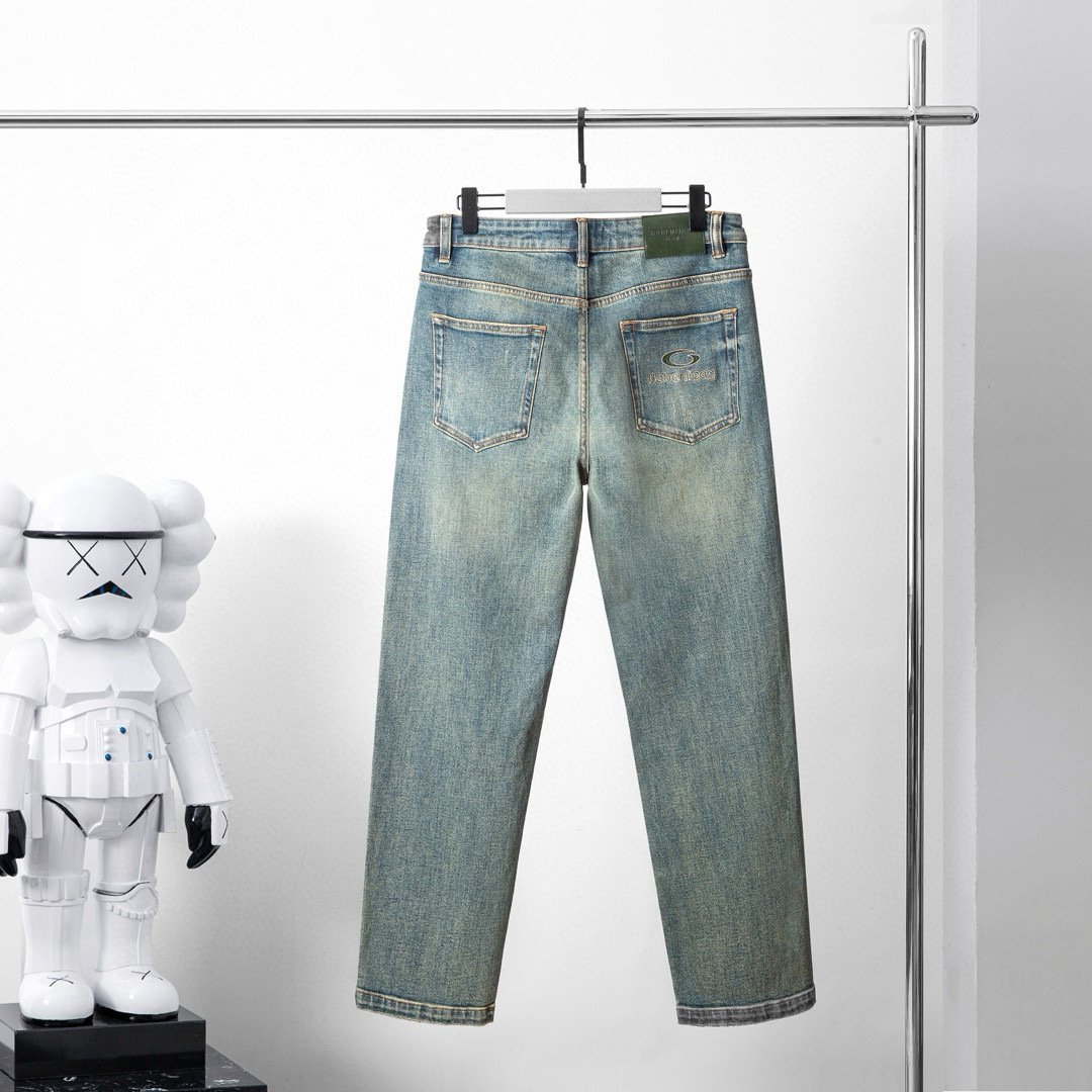 品牌：BABENLIGAG季度：2025秋冬颜色：蓝色尺码：30—36码版型：微阔中直筒版 牛仔裤重量：