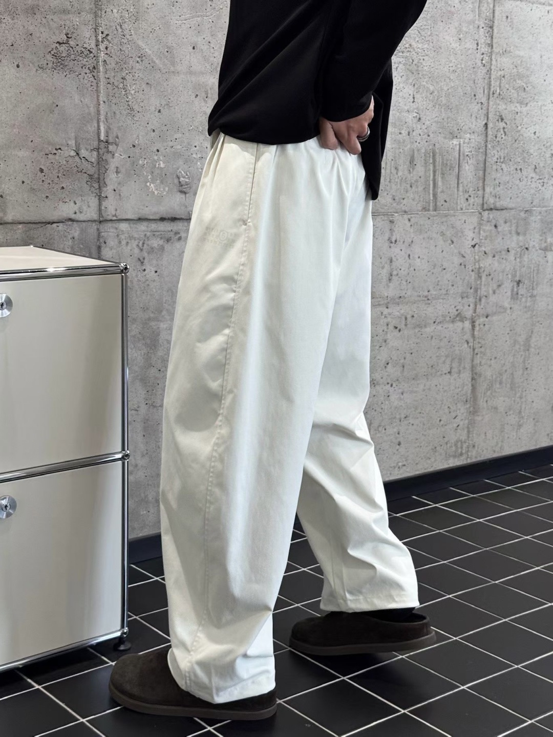 马吉拉新款秋冬裤子🆕颜色：黑，杏，绿码数：M-3XL款号：5203