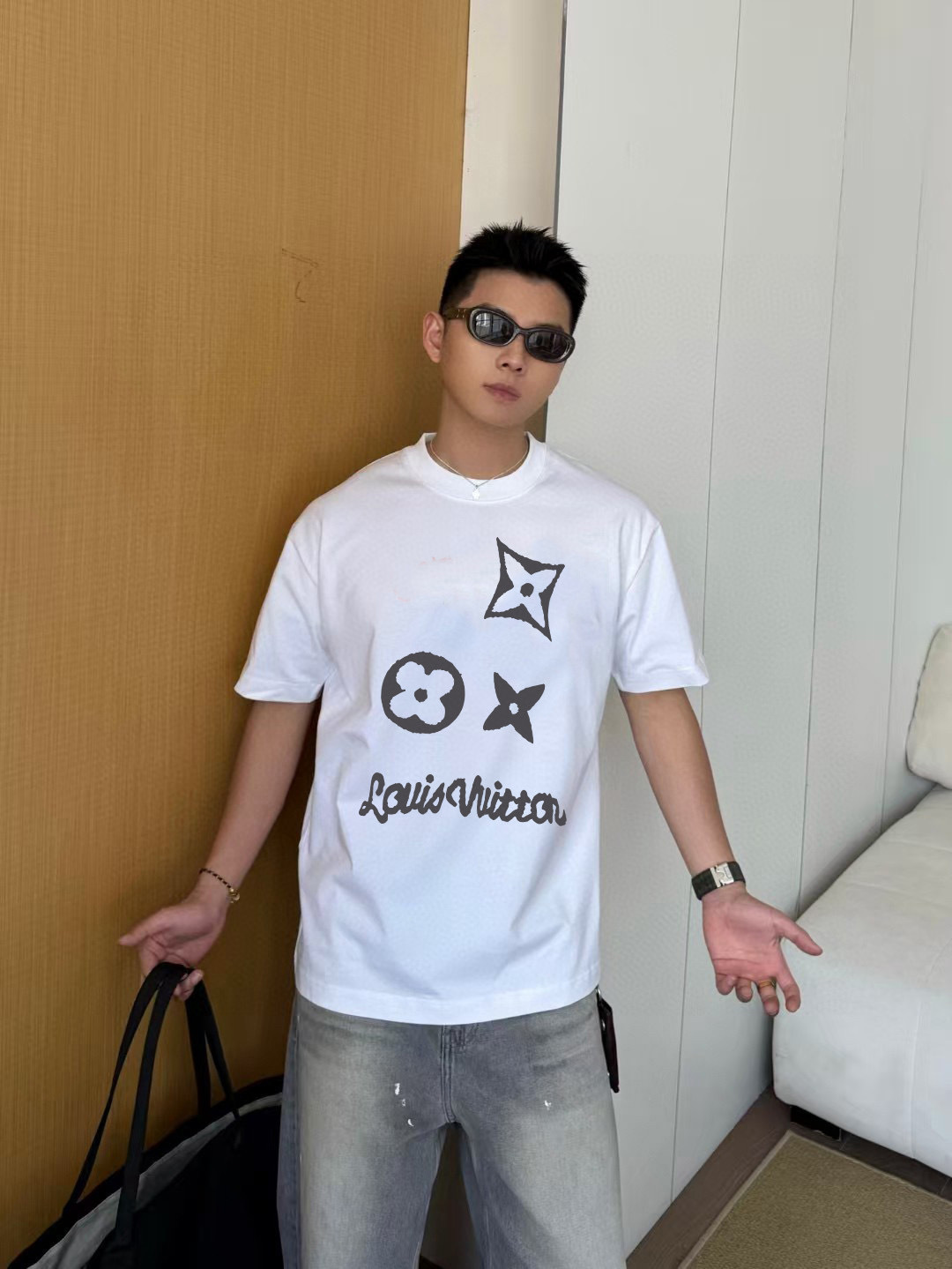 1V*2025秋季新款 个性字母logo印花 定制面料300g 短袖T恤 男女同款尺码：S M L XL