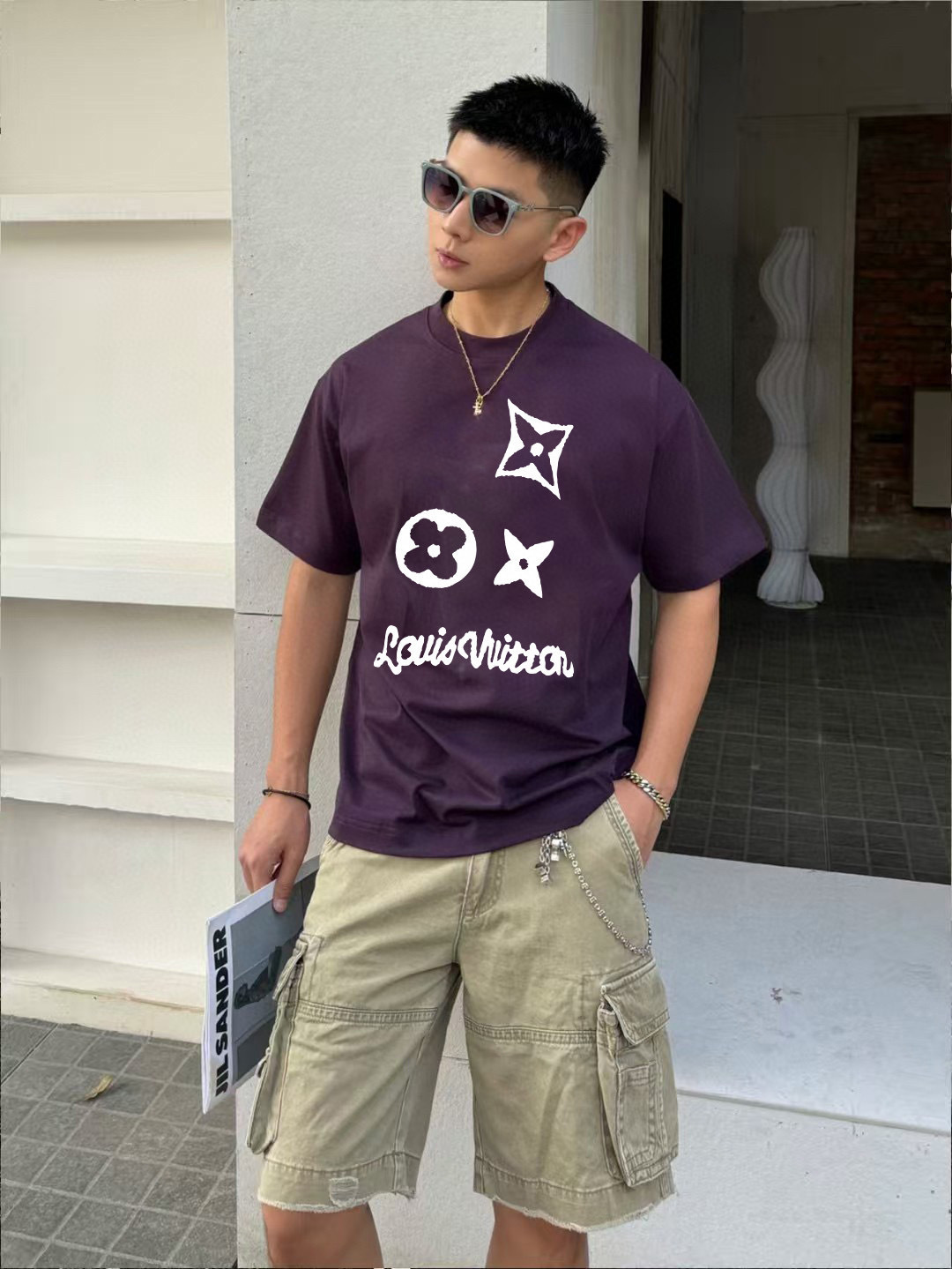 1V*2025秋季新款 个性字母logo印花 定制面料300g 短袖T恤 男女同款尺码：S M L XL