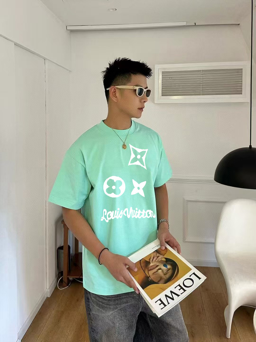 1V*2025秋季新款 个性字母logo印花 定制面料300g 短袖T恤 男女同款尺码：S M L XL