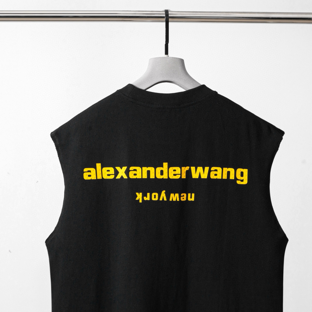 品牌：WANG季度：2025春夏颜色：黑色 白色 尺码：XS-XL版型：宽松阔版 背心成分：100%棉工