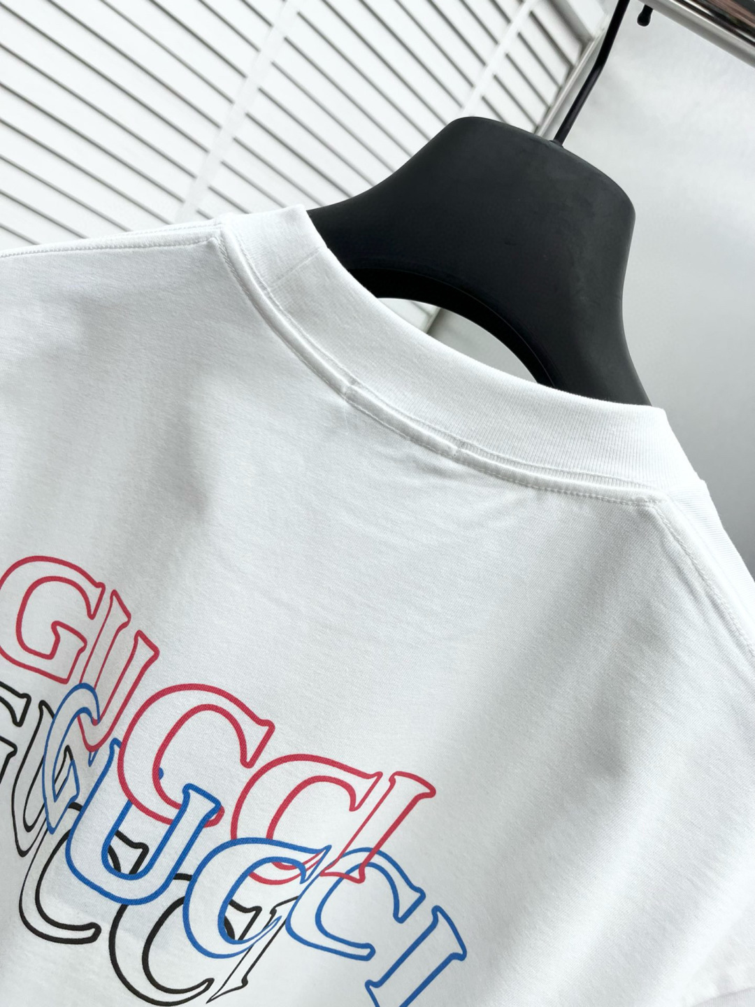 Gucc* 25ss新款短袖，定制280克全棉面料，前幅印花logo，非常简约大气的一款 无论是上身舒适