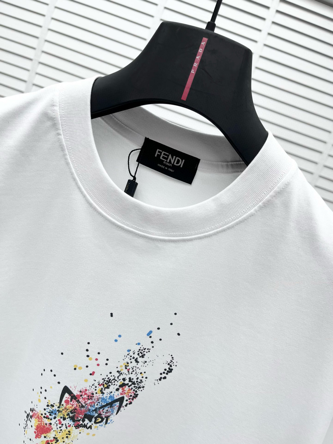 Fend* 25ss新款短袖，定制280克全棉面料，前幅印花logo，非常简约大气的一款 无论是上身舒适