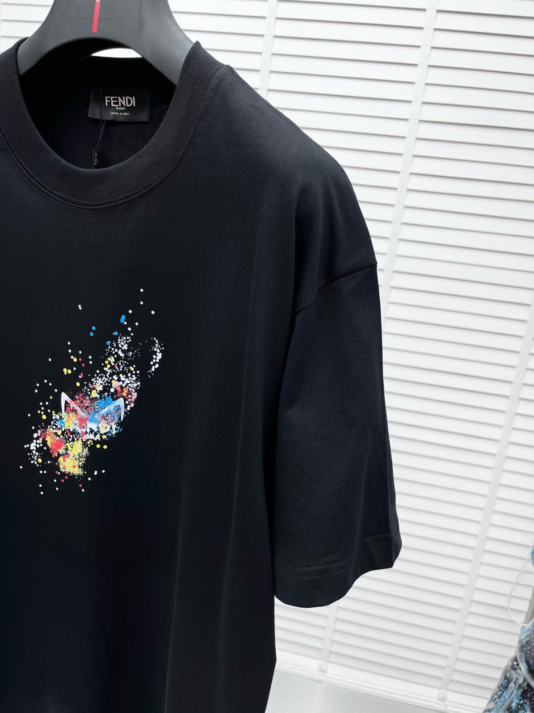Fend* 25ss新款短袖，定制280克全棉面料，前幅印花logo，非常简约大气的一款 无论是上身舒适