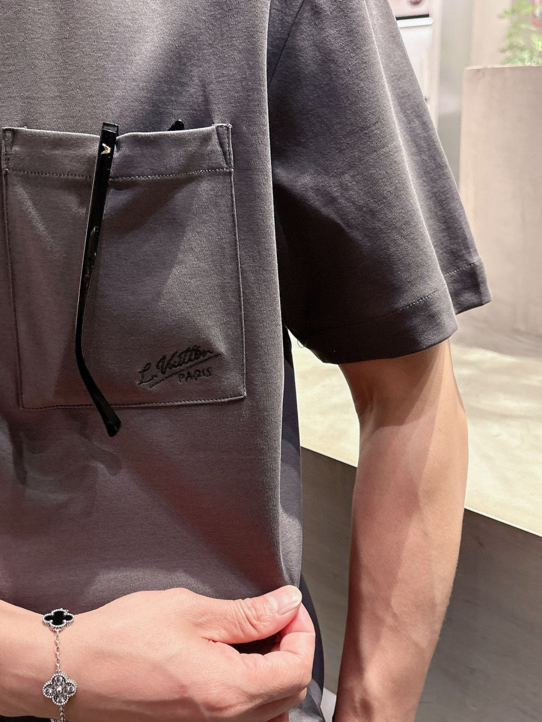 2025年 春夏系列🔥🔥H8058🔥🔥1.颜色：黑色 白色 灰色 豆绿 蓝色2.尺码：M-5XL3.版型