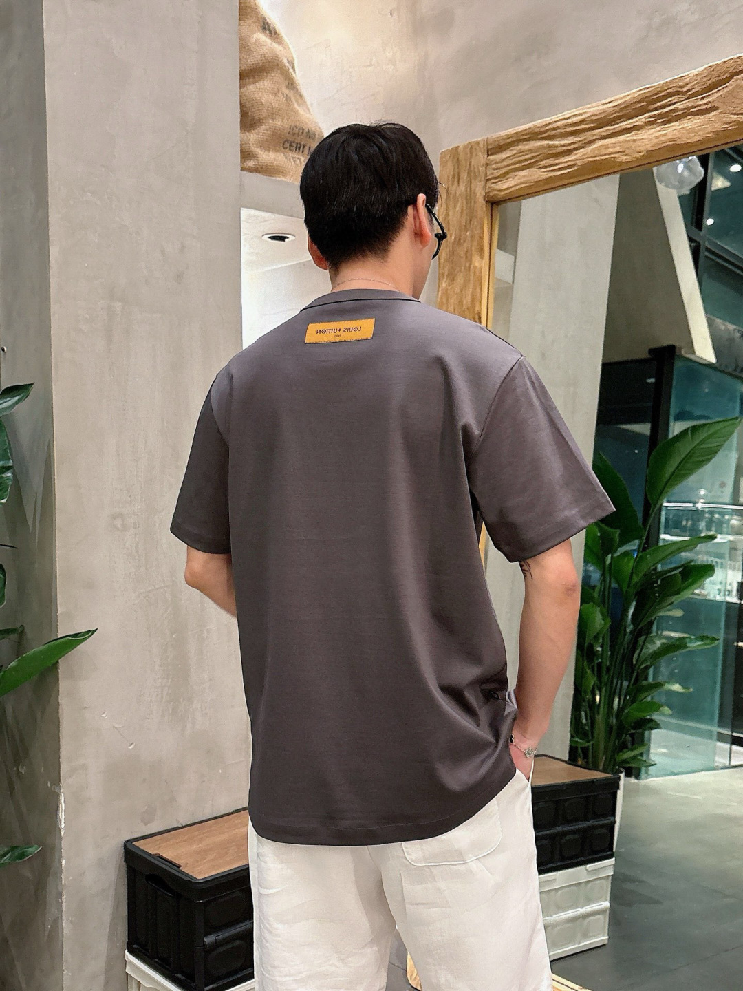 2025年 春夏系列🔥🔥H8058🔥🔥1.颜色：黑色 白色 灰色 豆绿 蓝色2.尺码：M-5XL3.版型