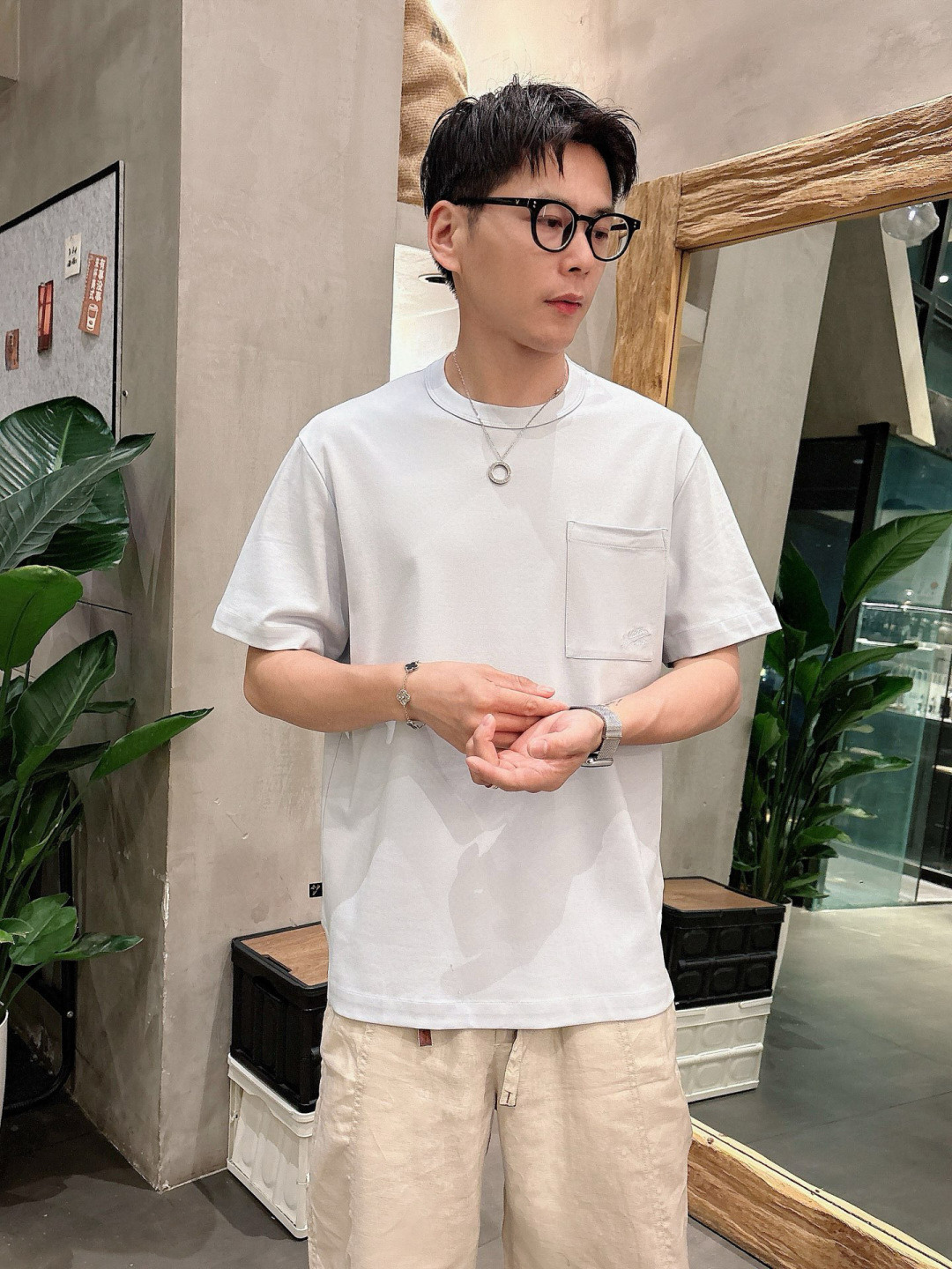 2025年 春夏系列🔥🔥H8058🔥🔥1.颜色：黑色 白色 灰色 豆绿 蓝色2.尺码：M-5XL3.版型