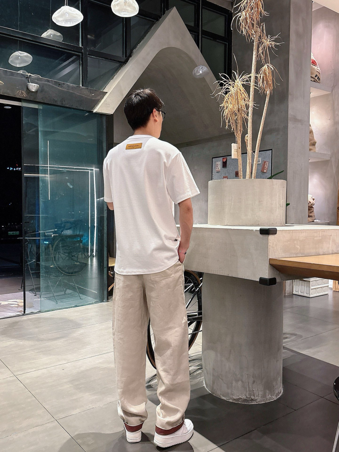 2025年 春夏系列🔥🔥H8058🔥🔥1.颜色：黑色 白色 灰色 豆绿 蓝色2.尺码：M-5XL3.版型