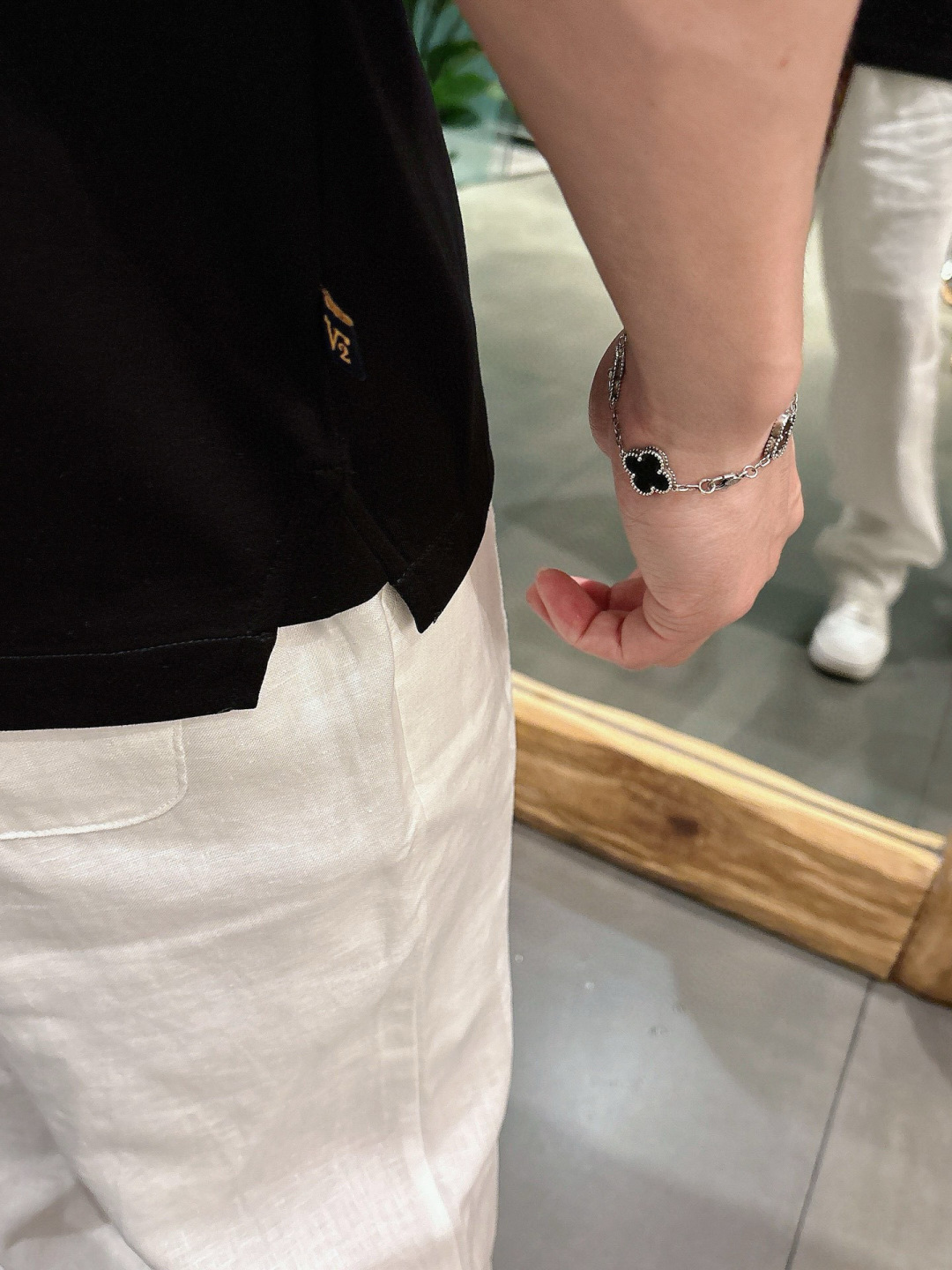 2025年 春夏系列🔥🔥H8058🔥🔥1.颜色：黑色 白色 灰色 豆绿 蓝色2.尺码：M-5XL3.版型