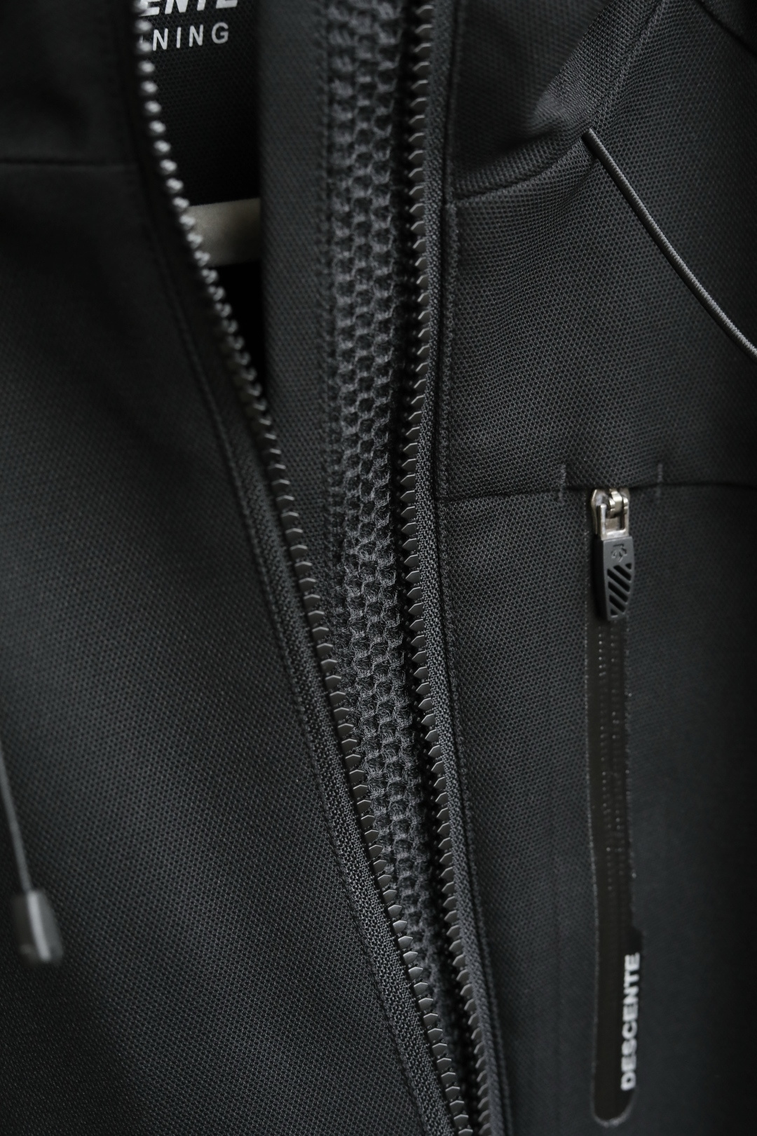 秋冬新款系列#🍂 DEE迪桑* 25年秋季新款夹克时尚帅气肩膀印花图案logo，简约百搭款，定制原版面料