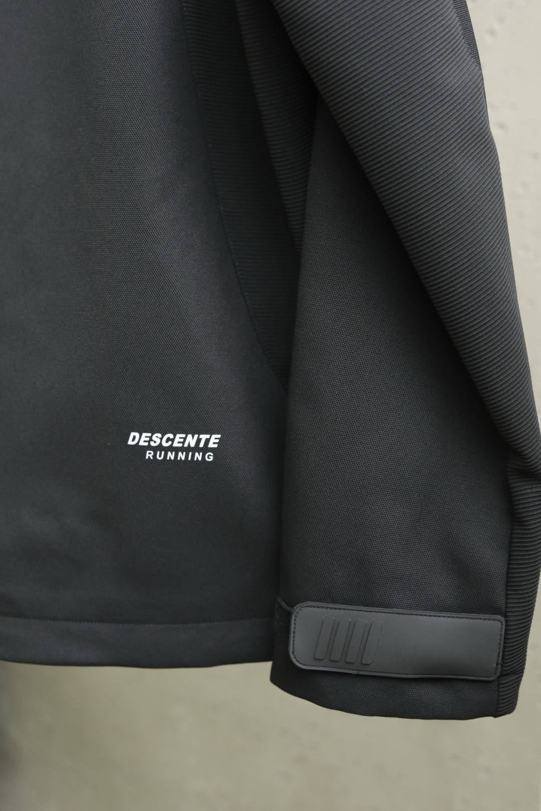 秋冬新款系列#🍂 DEE迪桑* 25年秋季新款夹克时尚帅气肩膀印花图案logo，简约百搭款，定制原版面料