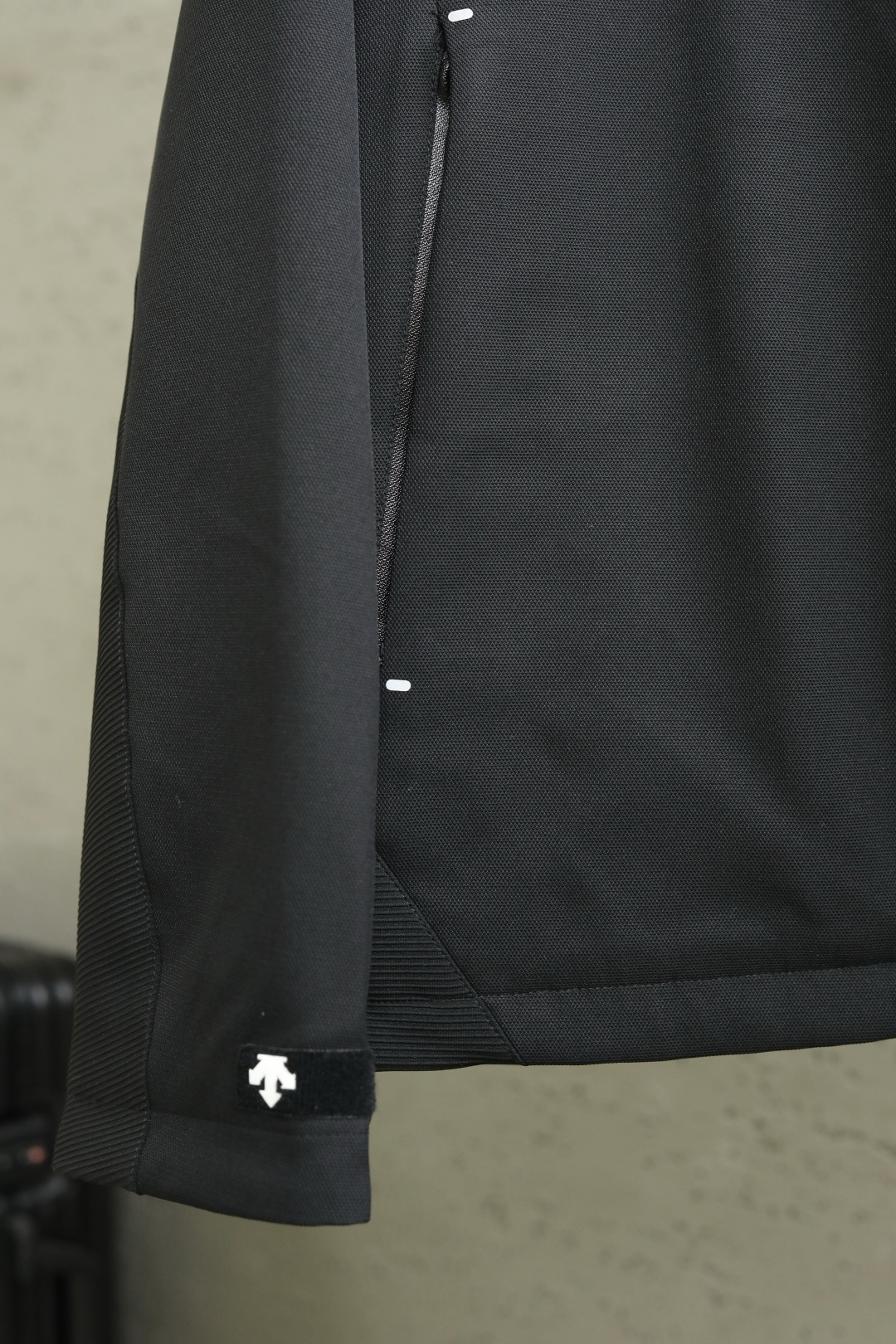 秋冬新款系列#🍂 DEE迪桑* 25年秋季新款夹克时尚帅气肩膀印花图案logo，简约百搭款，定制原版面料