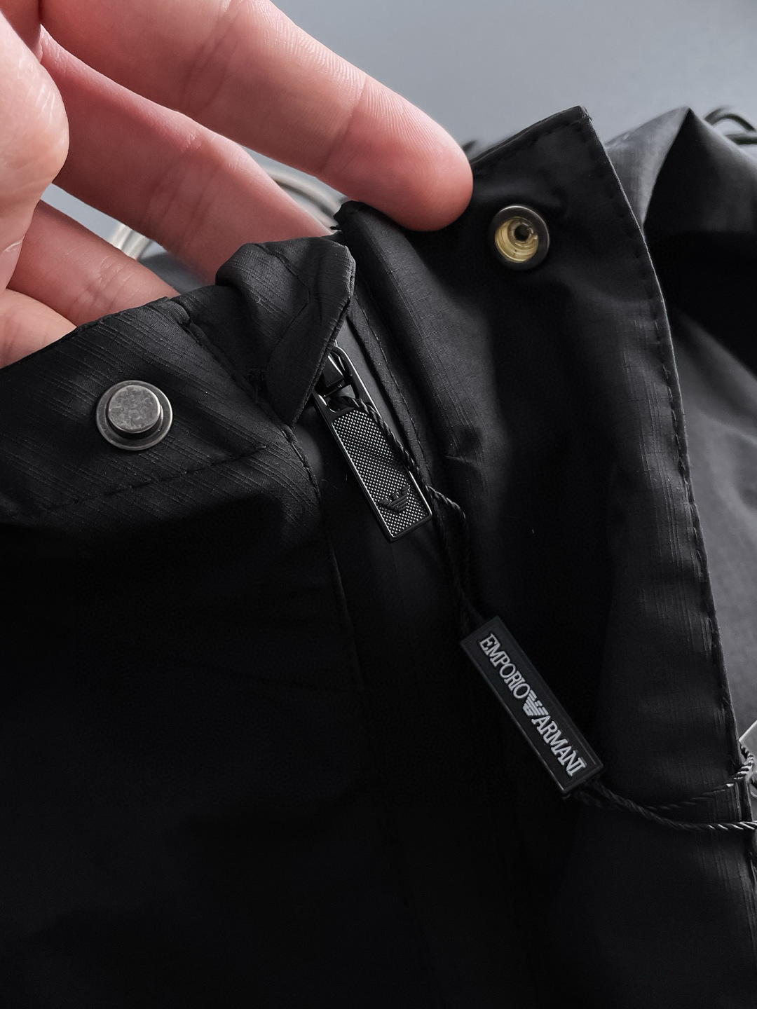 阿玛尼 官网同款，提前发售！2025ss开秋新款男士夹克外套，原单三标齐全高端版本！带隐藏帽，专柜定制面