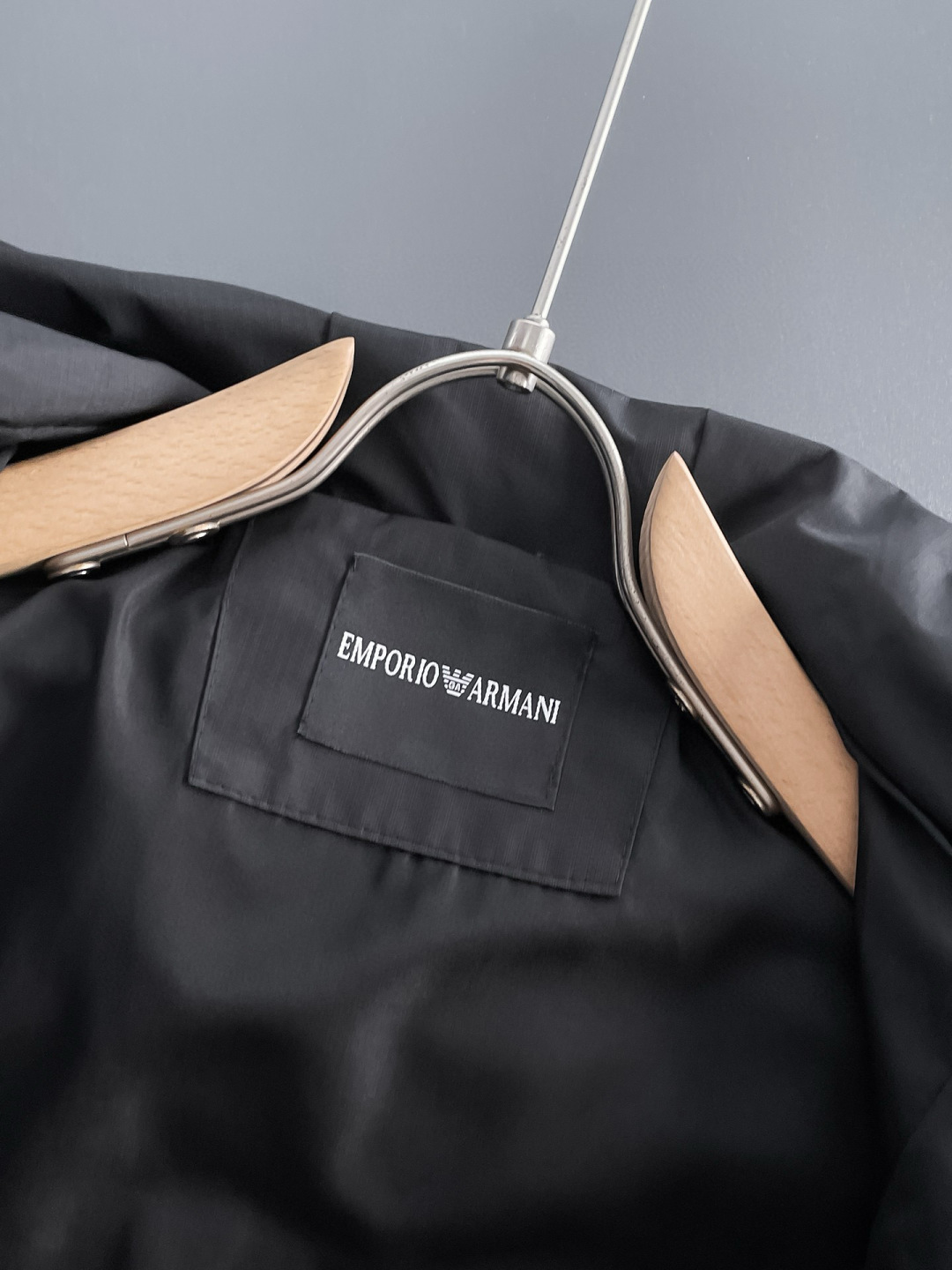 阿玛尼 官网同款，提前发售！2025ss开秋新款男士夹克外套，原单三标齐全高端版本！带隐藏帽，专柜定制面