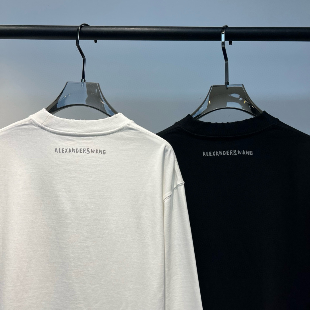 新款秋冬长袖🆕颜色：黑，白码数：S-XL款号：7005