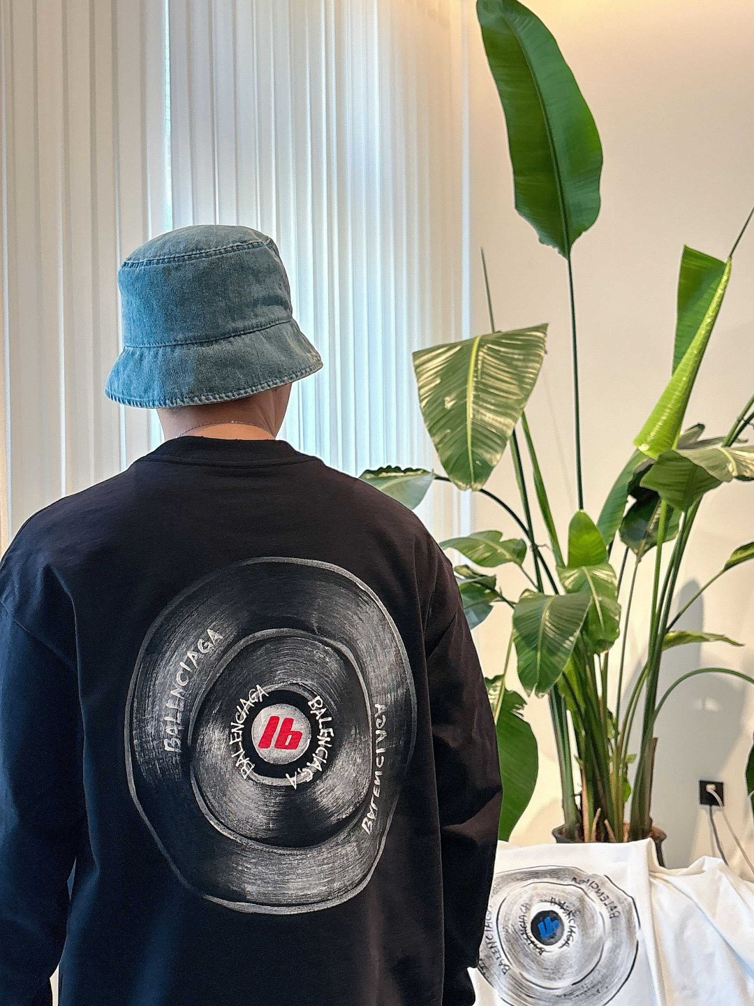 25新款长袖阔版T恤颜色：黑，白尺码：S-XL