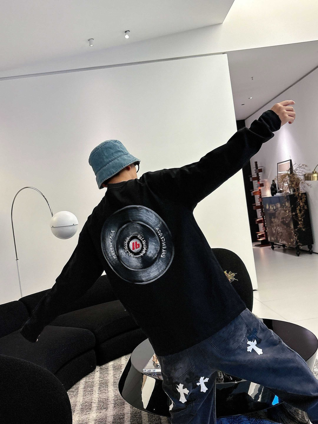 25新款长袖阔版T恤颜色：黑，白尺码：S-XL