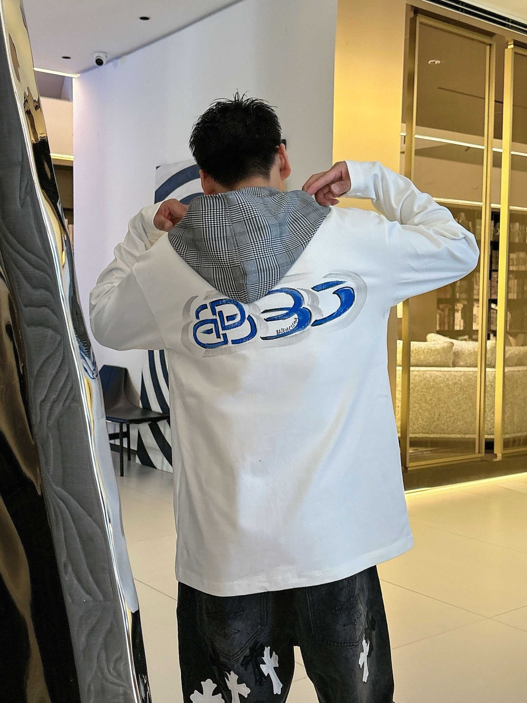 25新款长袖阔版T恤颜色：黑，白尺码：S-XL