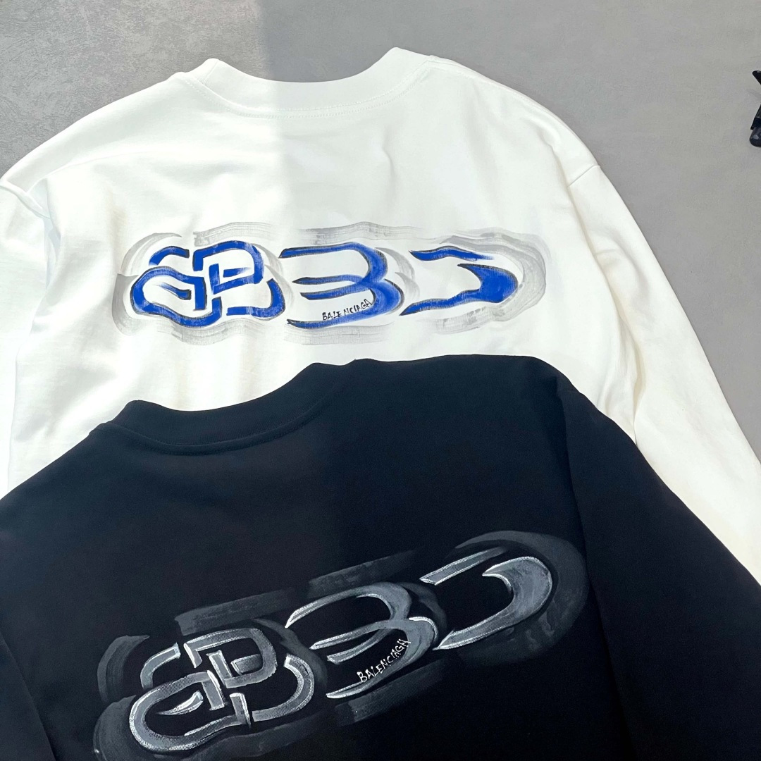 25新款长袖阔版T恤颜色：黑，白尺码：S-XL