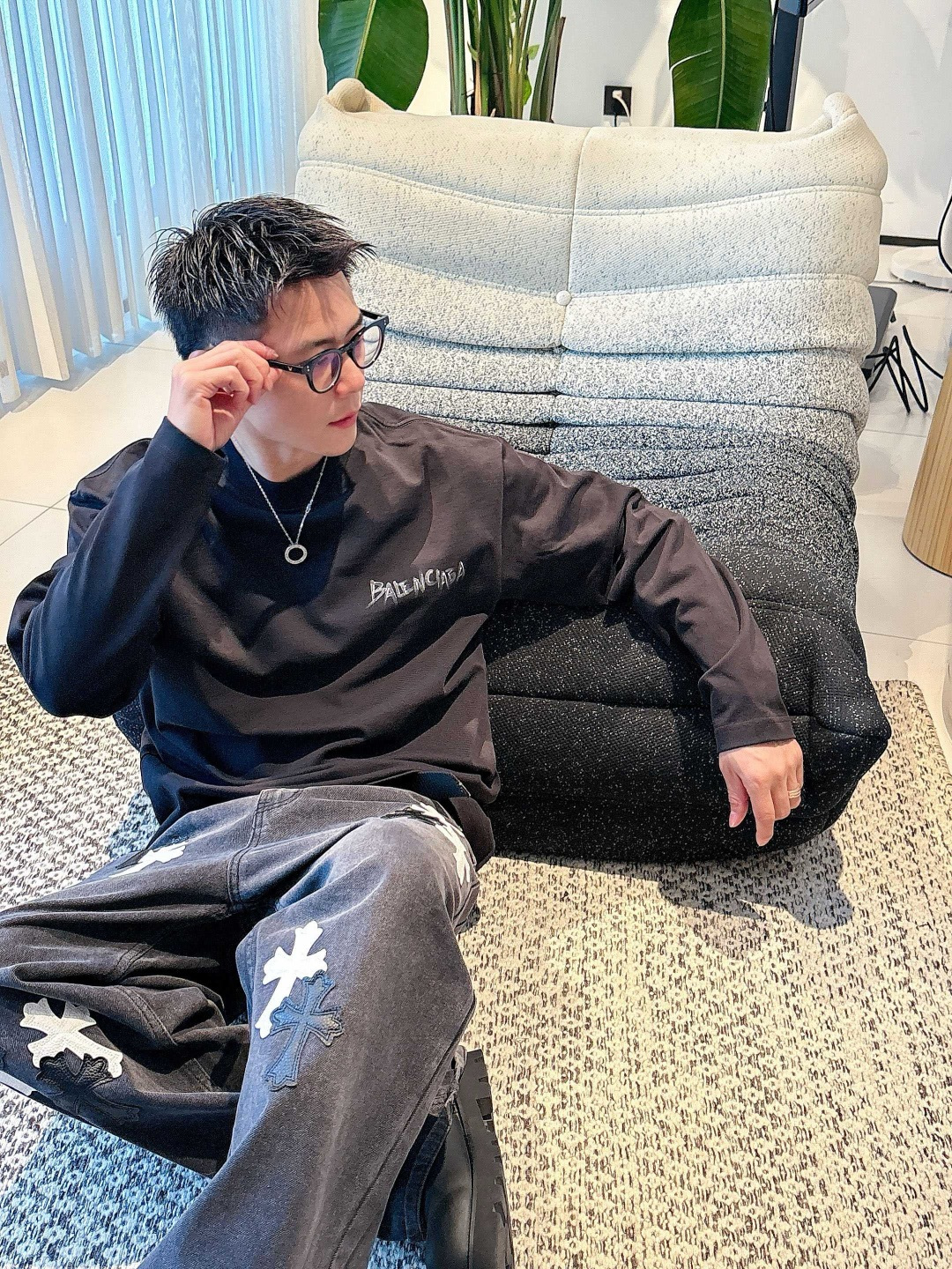 25新款长袖阔版T恤颜色：黑，白尺码：S-XL