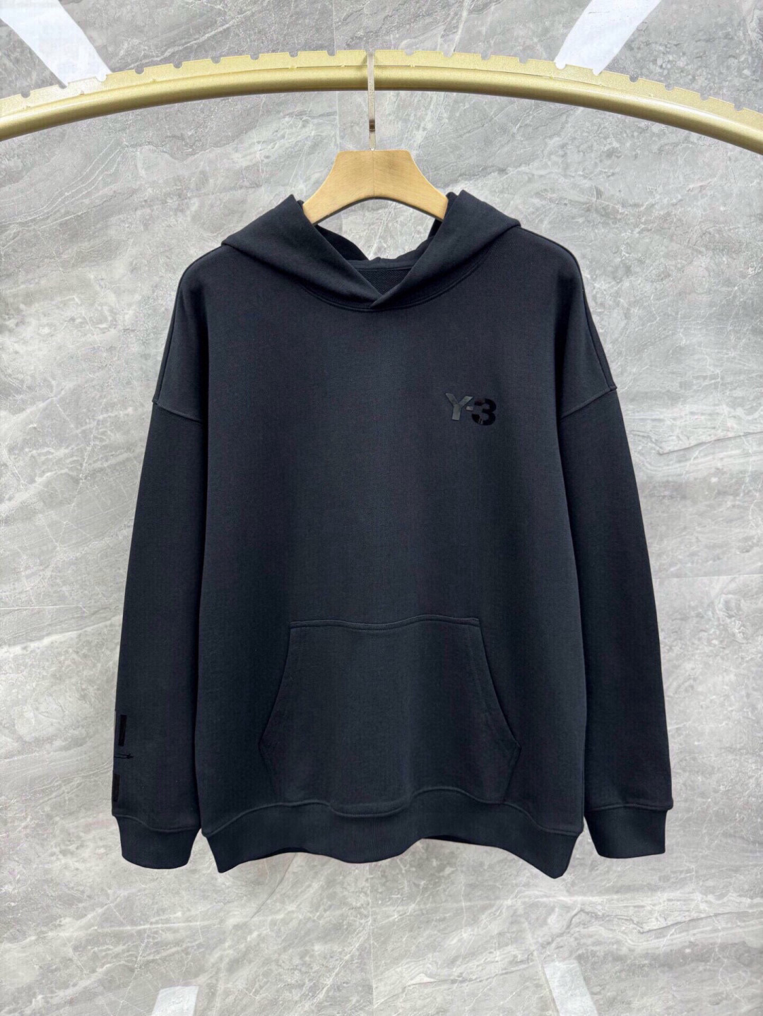 25新款山本家族纯棉连帽卫衣，男士印胶字母logo点缀高街宽松帽衫。日本青藤制衣订单，同步名品店发售，帅